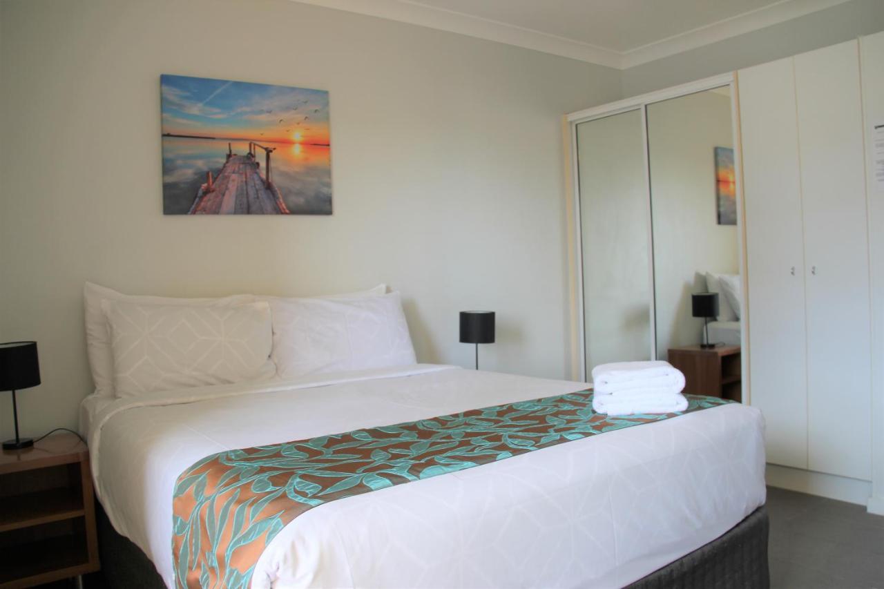 Broadwater Keys Holiday Apartments Gold Coast Extérieur photo